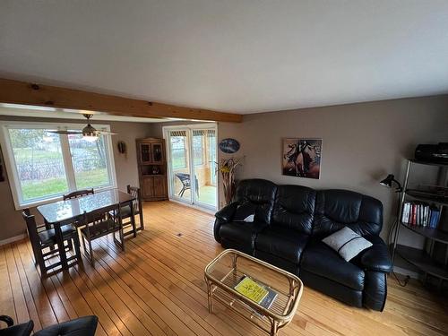 Dining room - 6 Rue De La Baie-Miller, Laverlochère-Angliers, QC - Indoor Photo Showing Living Room