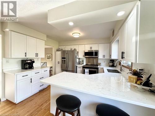 Eating Bar - 34 Archibald Place, Southampton, ON - Indoor Photo Showing Kitchen With Double Sink With Upgraded Kitchen