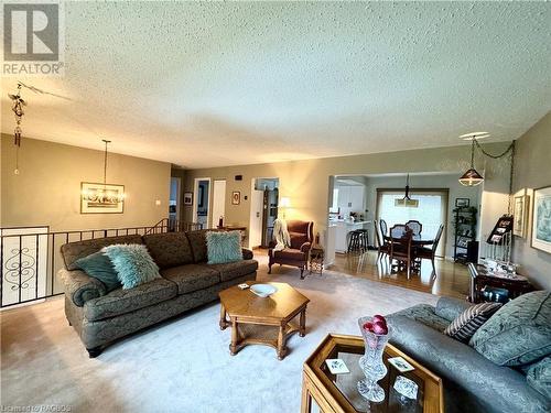 34 Archibald Place, Southampton, ON - Indoor Photo Showing Living Room