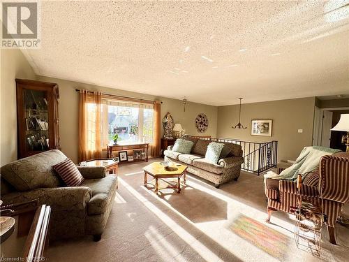 34 Archibald Place, Southampton, ON - Indoor Photo Showing Living Room