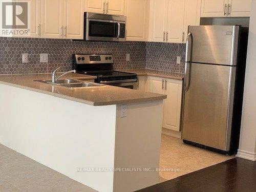 6 - 20 C Line, Orangeville, ON - Indoor Photo Showing Kitchen With Stainless Steel Kitchen With Double Sink