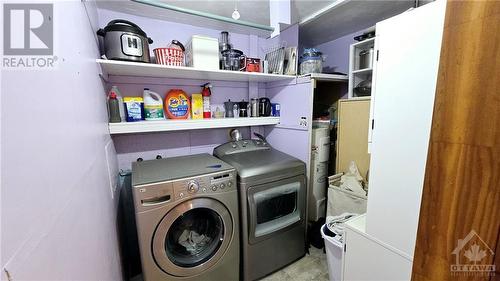 156 Sunning Hills Crescent, Ottawa, ON - Indoor Photo Showing Laundry Room