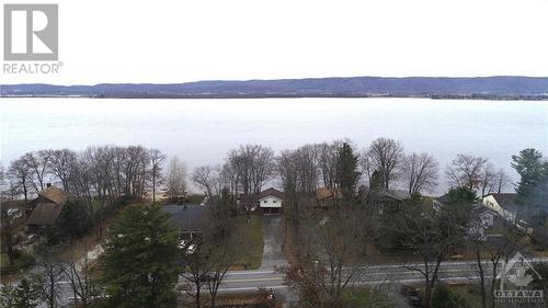 Ottawa River access lanes are quick walk away - 156 Sunning Hills Crescent, Ottawa, ON - Outdoor With Body Of Water With View