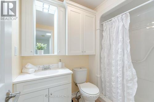 19 - 561 Childs Drive, Milton, ON - Indoor Photo Showing Bathroom