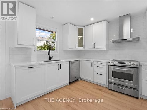 24 Keefer Road, Thorold (Confederation Heights), ON - Indoor Photo Showing Kitchen