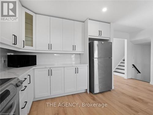 24 Keefer Road, Thorold (Confederation Heights), ON - Indoor Photo Showing Kitchen