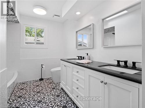 24 Keefer Road, Thorold (Confederation Heights), ON - Indoor Photo Showing Bathroom