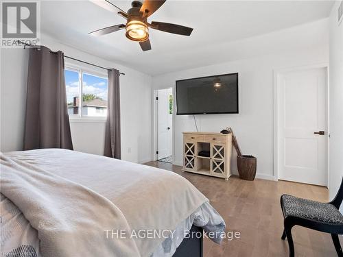 24 Keefer Road, Thorold (Confederation Heights), ON - Indoor Photo Showing Bedroom