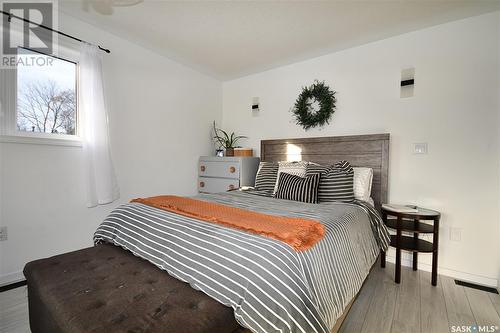 809 14Th Street W, Prince Albert, SK - Indoor Photo Showing Bedroom