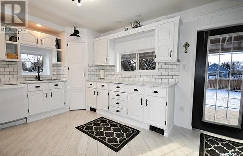 809 14Th Street W, Prince Albert, SK - Indoor Photo Showing Kitchen