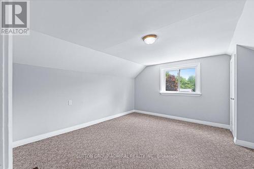 7613 Highway 26, Clearview, ON - Indoor Photo Showing Other Room