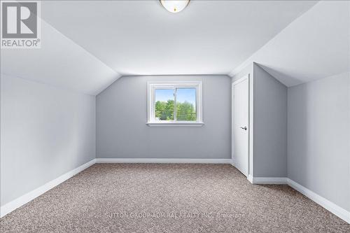 7613 Highway 26, Clearview, ON - Indoor Photo Showing Other Room