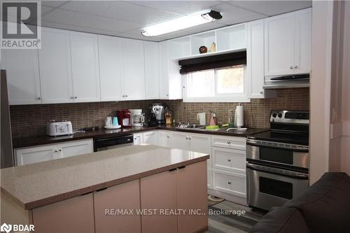 1203 Tiny Beaches Road S, Tiny, ON - Indoor Photo Showing Kitchen