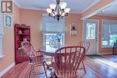 112 Harold Ct Court, Lucan Biddulph (Lucan), ON - Indoor Photo Showing Dining Room