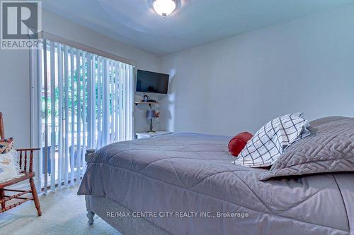 112 Harold Ct Court, Lucan Biddulph (Lucan), ON - Indoor Photo Showing Bedroom