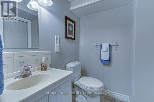 112 Harold Ct Court, Lucan Biddulph (Lucan), ON - Indoor Photo Showing Bathroom