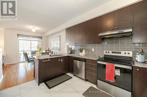 8 Haymarket Drive, Brampton, ON - Indoor Photo Showing Kitchen With Upgraded Kitchen