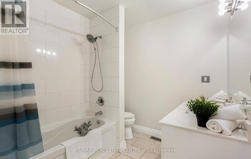 1096 Barclay Circle, Milton, ON - Indoor Photo Showing Bathroom