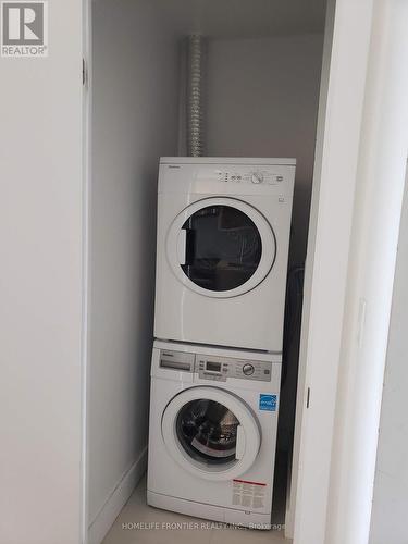 1610 - 150 Fairview Mall Drive, Toronto, ON - Indoor Photo Showing Laundry Room