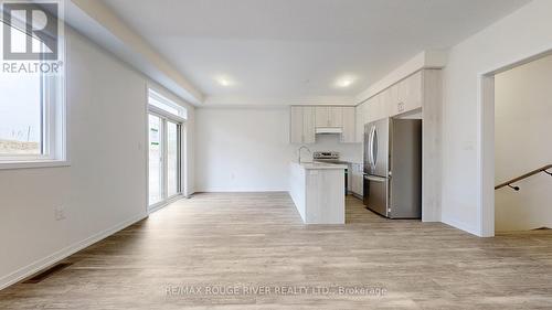 1532 Wheatcroft Drive, Oshawa, ON - Indoor Photo Showing Kitchen