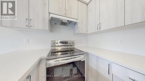 1532 Wheatcroft Drive, Oshawa, ON - Indoor Photo Showing Kitchen