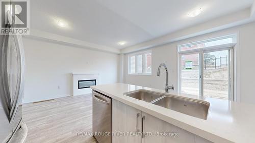 1532 Wheatcroft Drive, Oshawa, ON - Indoor Photo Showing Kitchen With Double Sink