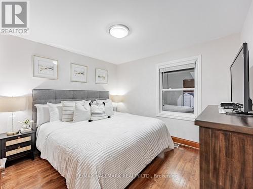 270 Highland Avenue, Oshawa, ON - Indoor Photo Showing Bedroom