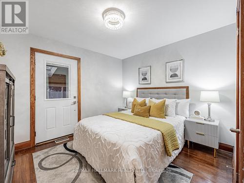 270 Highland Avenue, Oshawa, ON - Indoor Photo Showing Bedroom