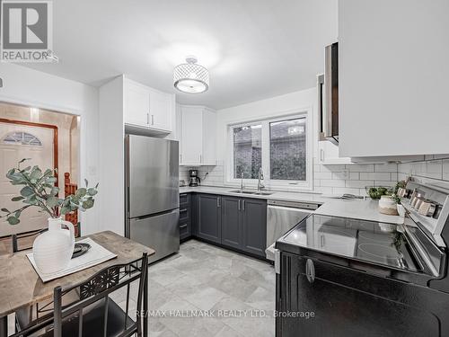 270 Highland Avenue, Oshawa, ON - Indoor Photo Showing Kitchen With Upgraded Kitchen