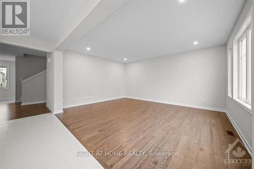 74 Hackamore Crescent, Ottawa, ON - Indoor Photo Showing Other Room