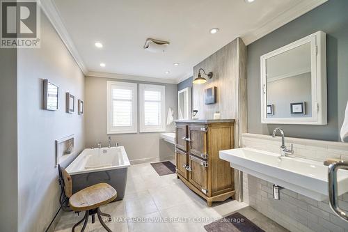 1246 Cottonwood Crescent, Oakville, ON - Indoor Photo Showing Bathroom