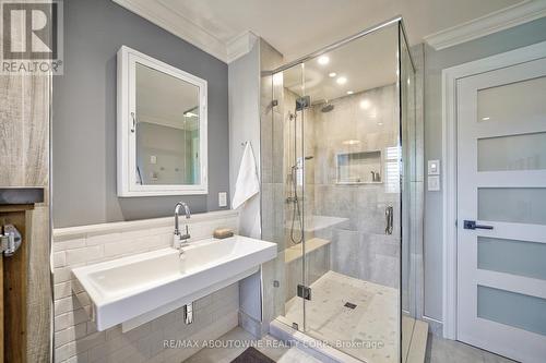 1246 Cottonwood Crescent, Oakville, ON - Indoor Photo Showing Bathroom