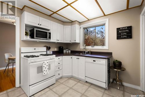 2708 Thornton Avenue, Regina, SK - Indoor Photo Showing Kitchen With Double Sink