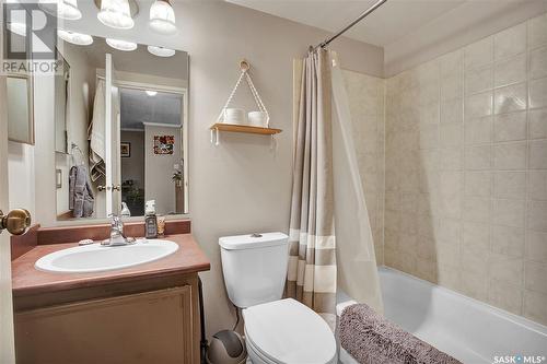 106 139 St Lawrence Court, Saskatoon, SK - Indoor Photo Showing Bathroom