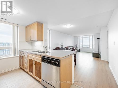 1011 - 2020 Mcnicoll Avenue, Toronto, ON - Indoor Photo Showing Kitchen With Double Sink