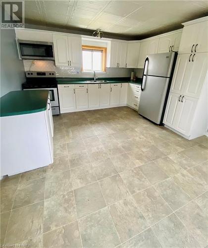 224 Salter Street, Sturgeon Falls, ON - Indoor Photo Showing Kitchen