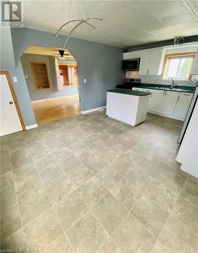 224 Salter Street, Sturgeon Falls, ON - Indoor Photo Showing Kitchen