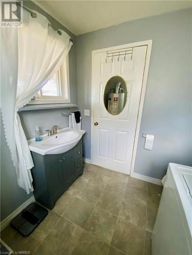 224 Salter Street, Sturgeon Falls, ON - Indoor Photo Showing Bathroom