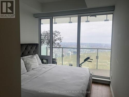 4705 - 197 Yonge Street, Toronto, ON - Indoor Photo Showing Bedroom