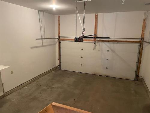 8 Bayhill Crescent, Brandon, MB - Indoor Photo Showing Garage