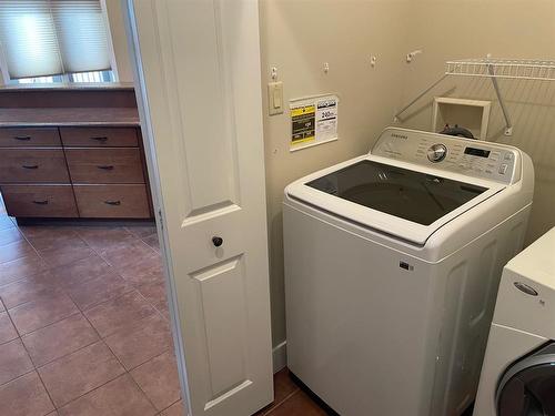 8 Bayhill Crescent, Brandon, MB - Indoor Photo Showing Laundry Room