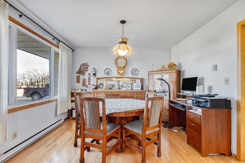 936 Northumberland Road, West St Paul, MB - Indoor Photo Showing Dining Room