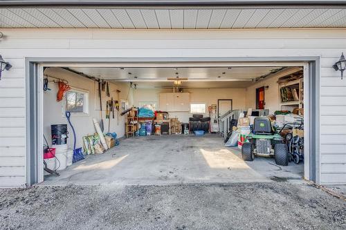 936 Northumberland Road, West St Paul, MB -  Photo Showing Garage