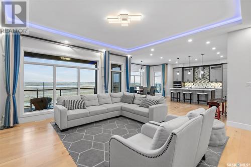 407 Kenaschuk Crescent, Saskatoon, SK - Indoor Photo Showing Living Room