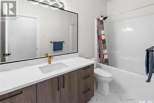 407 Kenaschuk Crescent, Saskatoon, SK - Indoor Photo Showing Bathroom