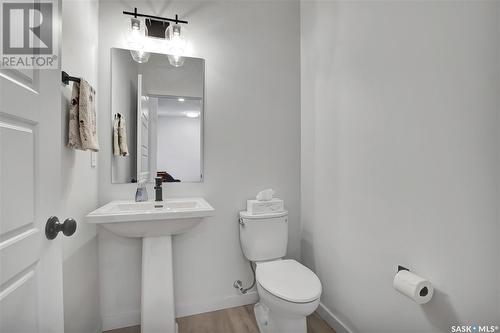 413 Germain Manor, Saskatoon, SK - Indoor Photo Showing Bathroom