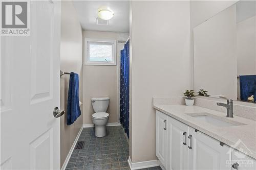 58 Yoho Drive, Ottawa, ON - Indoor Photo Showing Bathroom