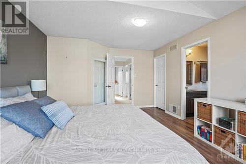 58 Yoho Drive, Ottawa, ON - Indoor Photo Showing Bedroom