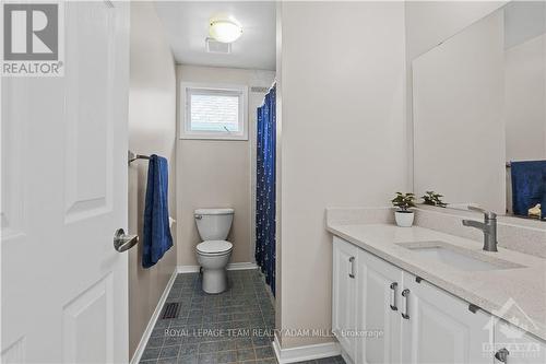 58 Yoho Drive, Ottawa, ON - Indoor Photo Showing Bathroom