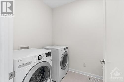 30 Conch Way, Ottawa, ON - Indoor Photo Showing Laundry Room